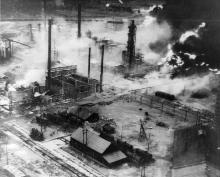 Framed Print : An attack on oilfields at PloieEti by US 9th Air Force Liberator bombers. 1st August 1943