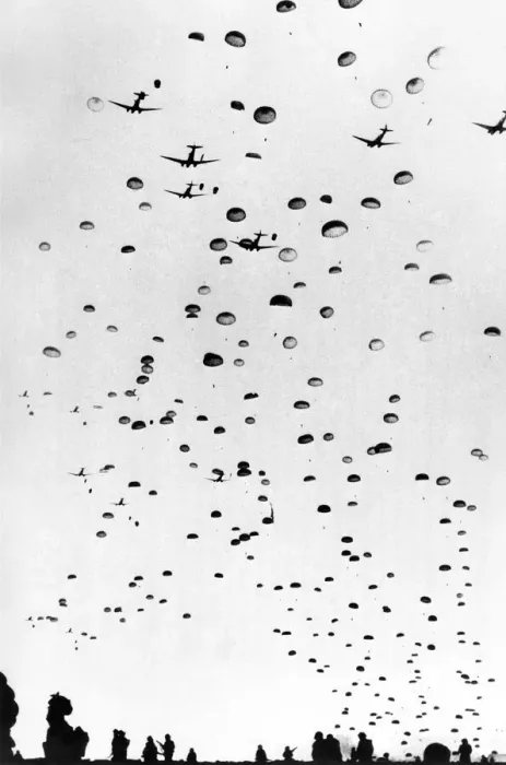 Framed Print : Attenboroughs Private Army: A Bridge too Far is the story of Operation Market Garden Framed Print : Attenboroughs Private Army: A Bridge too Far is the story of Operation Market Garden