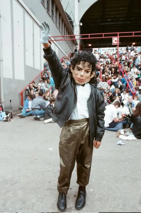 Framed Print : Audience gather outside the Wembley arena prior to the Michael Jackson concert