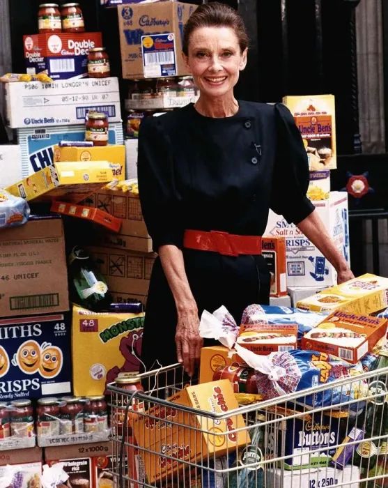 Framed Print : Audrey Hepburn actress launching the Supermarket Campaign for Unicef July 1989 Framed Print : Audrey Hepburn actress launching the Supermarket Campaign for Unicef July 1989