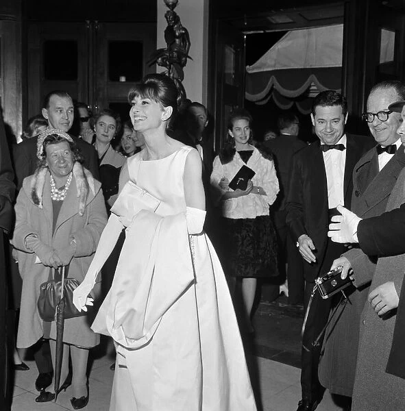 Audrey Hepburn at the London premier of 'Breakfast at Tiffany s'