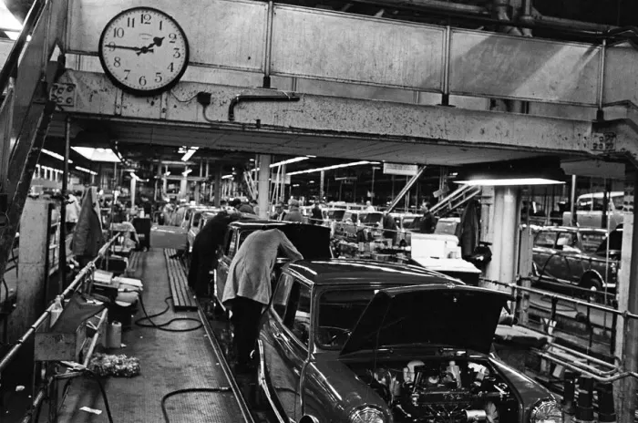 Framed Print : The Austin Mini car assembly line night shift at Longbridge, Birmingham, West Midlands
