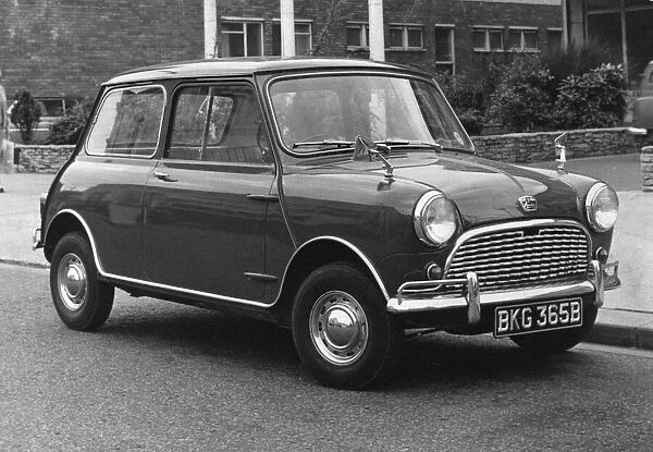 Austin Mini super de luxe Motor Car, 28th August 1964. Mini Mark I