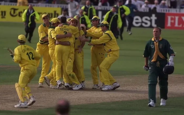 Framed Print : Australia cricket team celebrate Cricket World Cup 1999 as Allan Donald walks off Framed Print : Australia cricket team celebrate Cricket World Cup 1999 as Allan Donald walks off