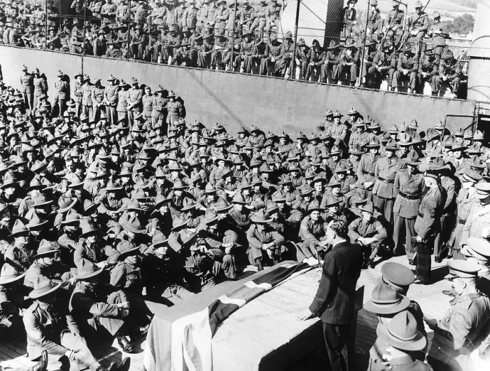 Framed Print : Australian and New Zealand forces ANZACS arrive at a British port to join the Allies