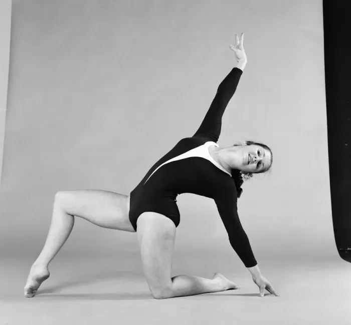 Framed Print : Avril Lennox, British Gymnast, Daily Mirror Studio, London, Tuesday 14th January 1975 Framed Print : Avril Lennox, British Gymnast, Daily Mirror Studio, London, Tuesday 14th January 1975