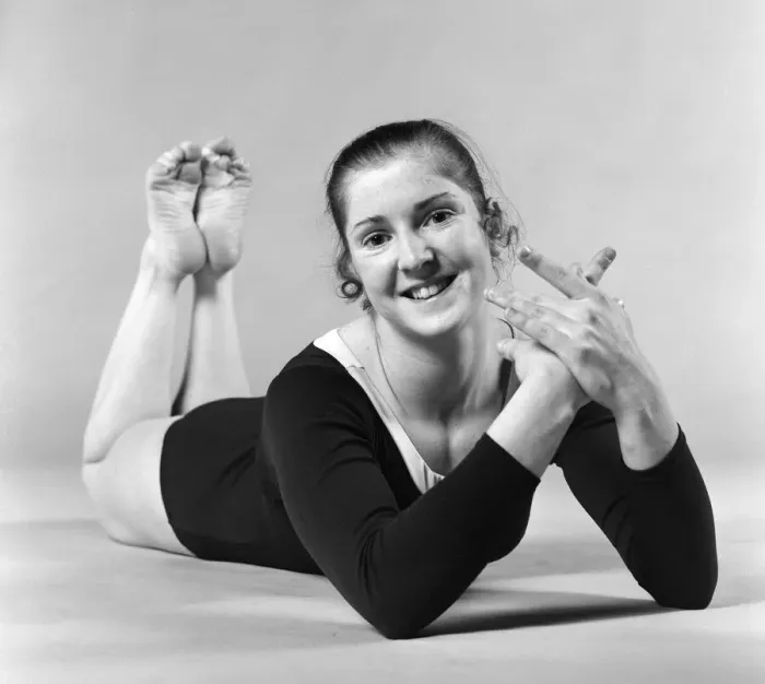 Framed Print : Avril Lennox, British Gymnast, Daily Mirror Studio, London, Tuesday 14th January 1975 Framed Print : Avril Lennox, British Gymnast, Daily Mirror Studio, London, Tuesday 14th January 1975