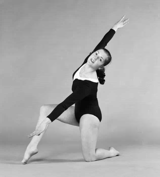 Framed Print : Avril Lennox, British Gymnast, Daily Mirror Studio, London, Tuesday 14th January 1975