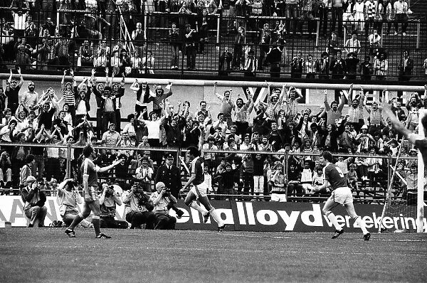 AZ Alkmaar v Ipswich Town in action during 2nd leg match of UEFA Cup Final at the Olympic