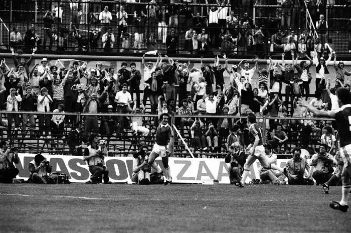 Framed Print : AZ Alkmaar v Ipswich Town in action during 2nd leg match of UEFA Cup Final at the Olympic Framed Print : AZ Alkmaar v Ipswich Town in action during 2nd leg match of UEFA Cup Final at the Olympic