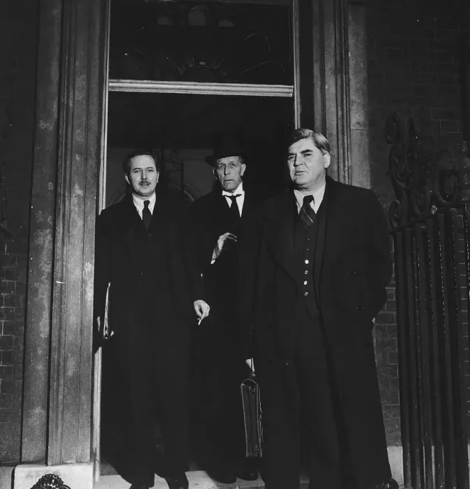 Framed Print : The baby of the Cabinet Harold Wilson leaves 10 Downing Street with Aneurin Bevan Framed Print : The baby of the Cabinet Harold Wilson leaves 10 Downing Street with Aneurin Bevan