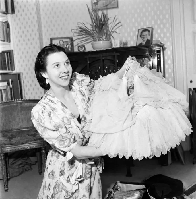 Framed Print : Ballerina Berly Grey seen here preparing for a trip to Stockholm. March 1953 D1340 Framed Print : Ballerina Berly Grey seen here preparing for a trip to Stockholm. March 1953 D1340