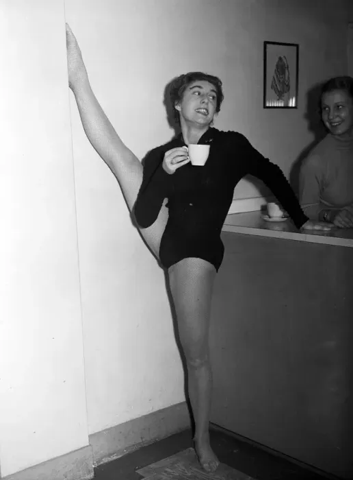 Framed Print : Ballerina Gillian Lynne is appearing in the pantomime Goody Two Shoes