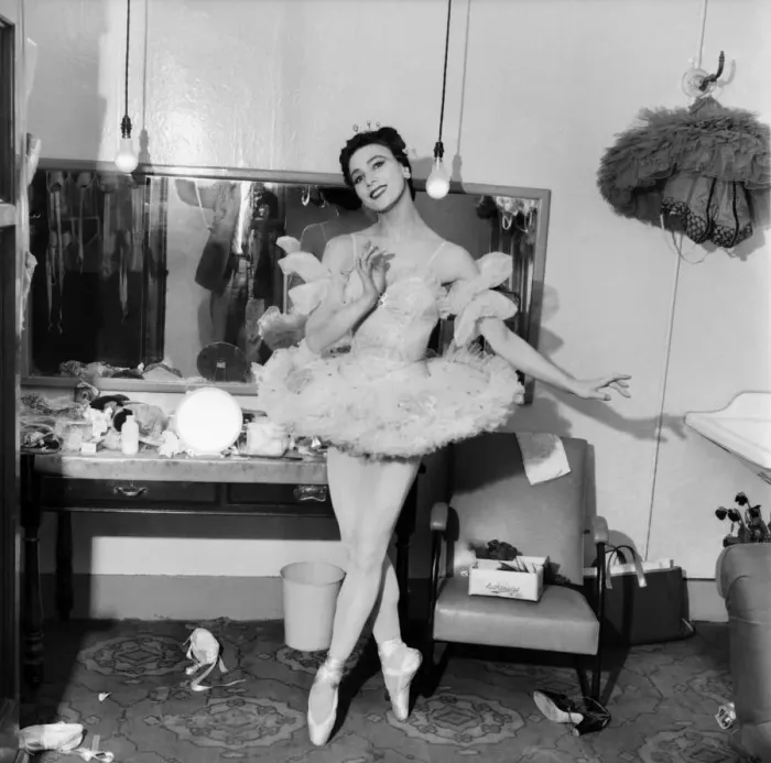 Framed Print : Ballet Dancer Belinda wright in her dressing room. April 1953 D2112-003 Framed Print : Ballet Dancer Belinda wright in her dressing room. April 1953 D2112-003