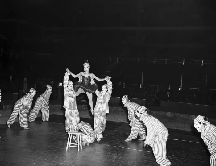 Framed Print : A ballet dancer during a circus rehearsal at Olympia, London, 14th December 1952 Framed Print : A ballet dancer during a circus rehearsal at Olympia, London, 14th December 1952