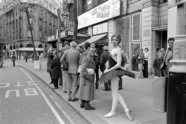 Ballet dancer Svetlana Kamargo wearing an unusual outfit in the streets of London