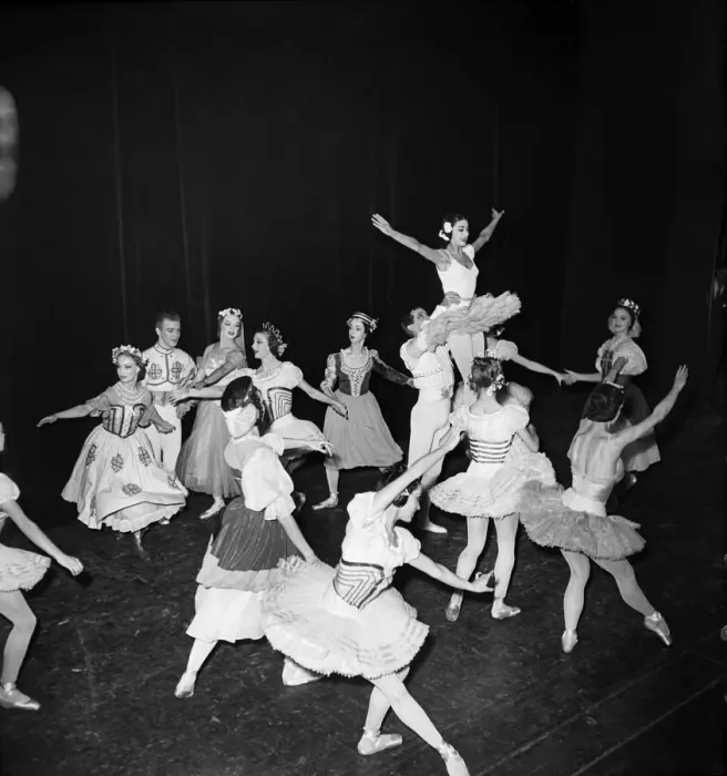 Framed Print : Ballet Dancers rehearsing for their tour of the Provinces. June 1950 O24348-002 Framed Print : Ballet Dancers rehearsing for their tour of the Provinces. June 1950 O24348-002