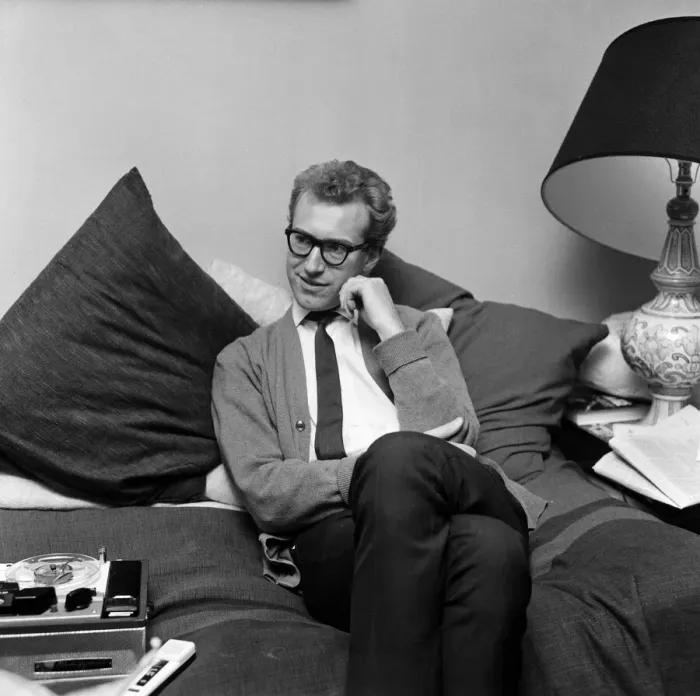 Framed Print : Bamber Gascoigne, TV personality and his wife Christina at home on Notting Hill, London