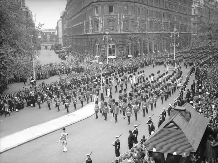Framed Print : The Band and Corps of Drums of the Welsh and Irish Guards march down Northumberland