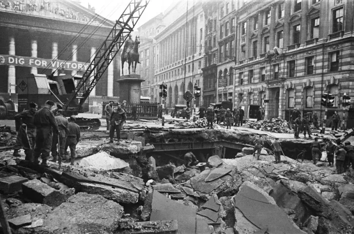 Framed Print : The Bank of England and Royal Exchange after the raid during the night of 11 January 1941