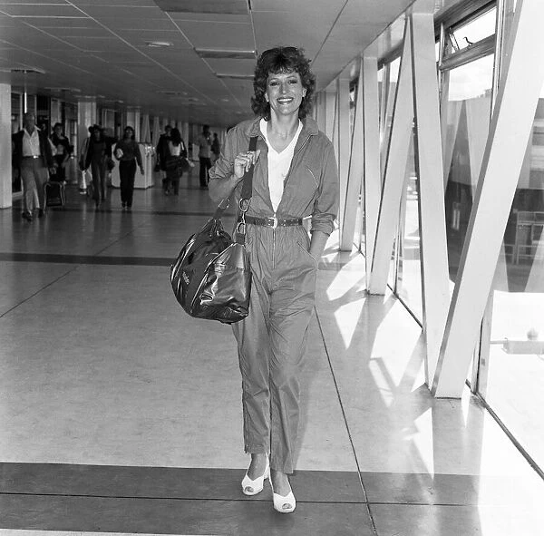 Barbara Dickson arrives at London Airport 14th September 1981