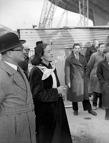 Barbara Hepworth Artist and Sculpture - March 1951 supervising the erection of her