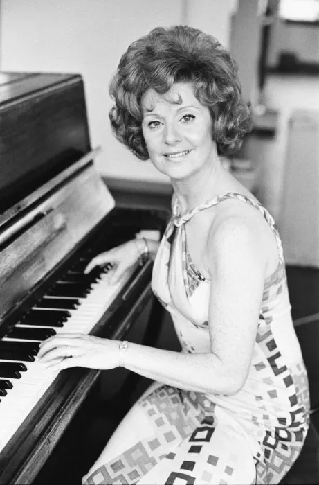 Framed Print : Barbara Knox, actress in Coronation Street who plays the character of Rita Bates