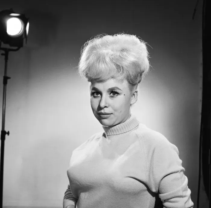 Framed Print : Barbara Windsor, actress and star of BBC TV Series, The Rag Trade Framed Print : Barbara Windsor, actress and star of BBC TV Series, The Rag Trade