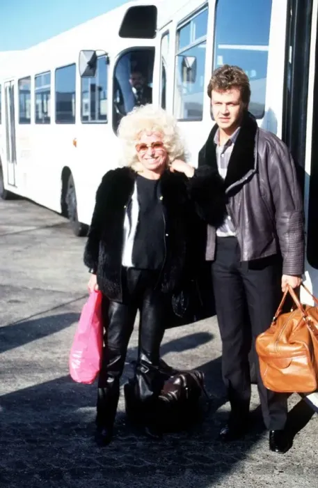 Framed Print : Barbara Windsor actress with Stephen Hollings October 1984