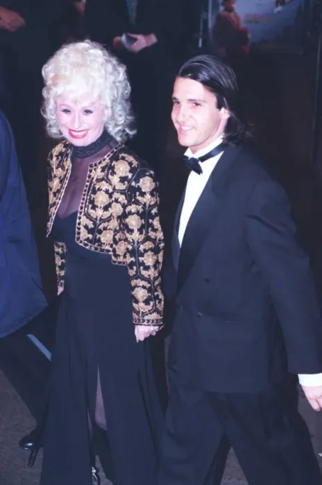 Framed Print : BARBARA WINDSOR AND GUEST ATTENDING THE FILM PREMIERE OF MIRACLE ON 34TH STREET Framed Print : BARBARA WINDSOR AND GUEST ATTENDING THE FILM PREMIERE OF MIRACLE ON 34TH STREET