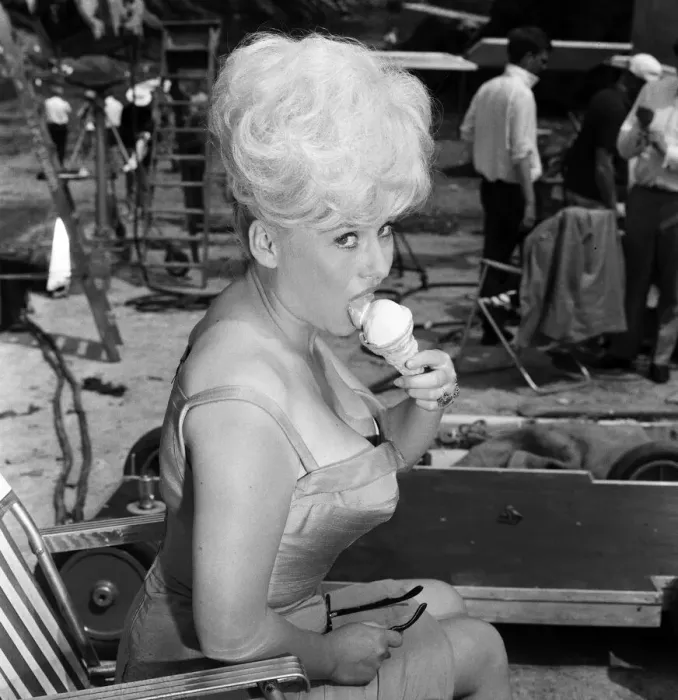Framed Print : Barbara Windsor, a tiny five feet nothing, is described as a cute