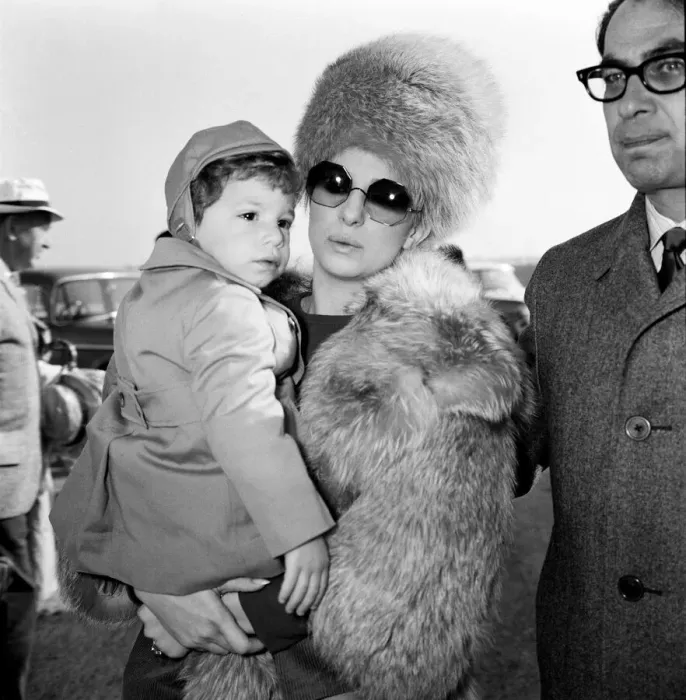 Framed Print : Barbra Streisand arrives at Heathrow Airport with her son Jason Gould Framed Print : Barbra Streisand arrives at Heathrow Airport with her son Jason Gould