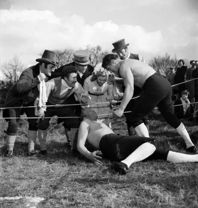 Framed Print : Bare knuckle fighting on Hampstead Heath. A film unit were at work on Hampstead Heath Framed Print : Bare knuckle fighting on Hampstead Heath. A film unit were at work on Hampstead Heath