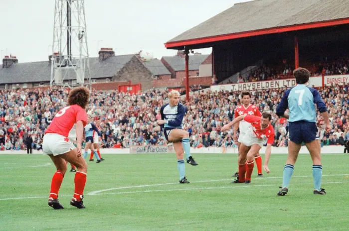 Framed Print : Barnsley 1-1 Middlesbrough, Division Two league match at the Oakwell Ground