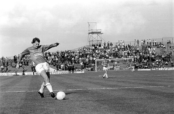 Barnsley 3 v. Bolton 0. September 1981 MF03-08-105
