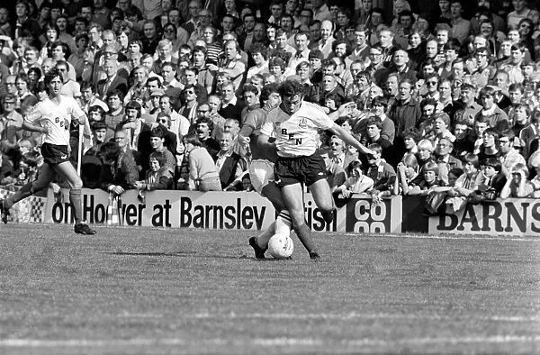 Barnsley 3 v. Bolton 0. September 1981 MF03-08-009