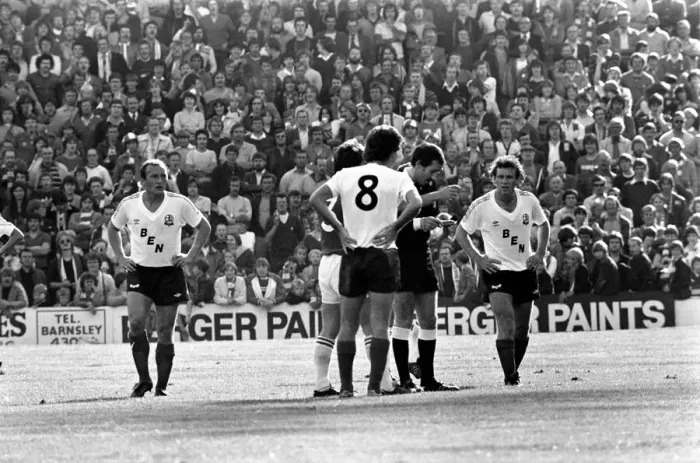 Framed Print : Barnsley 3 v. Bolton 0. September 1981 MF03-08-022