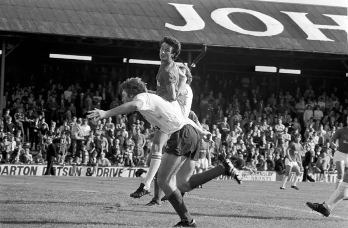 Framed Print : Barnsley 3 v. Bolton 0. September 1981 MF03-08-039 Framed Print : Barnsley 3 v. Bolton 0. September 1981 MF03-08-039