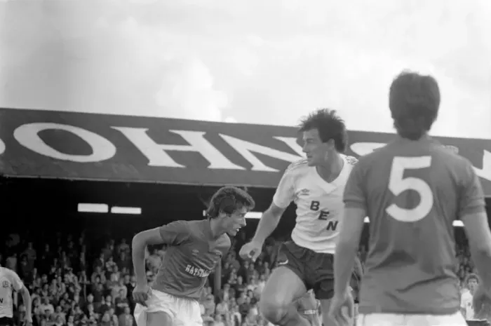 Framed Print : Barnsley 3 v. Bolton 0. September 1981 MF03-08-045 Framed Print : Barnsley 3 v. Bolton 0. September 1981 MF03-08-045