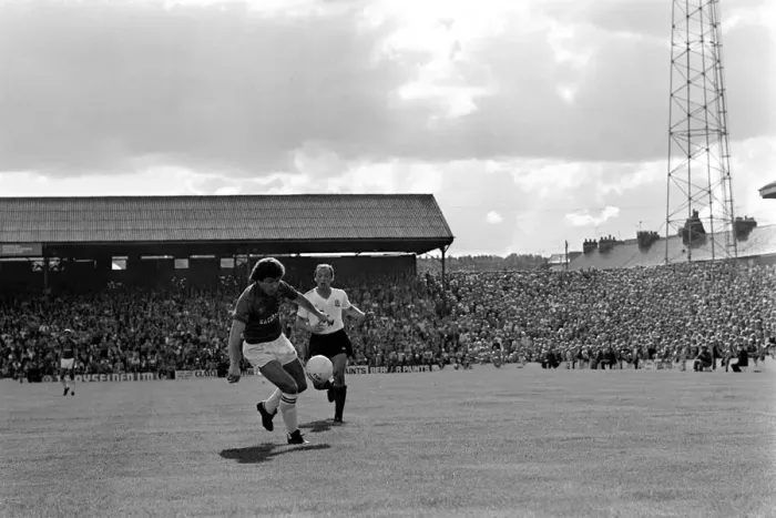 Framed Print : Barnsley 3 v. Bolton 0. September 1981 MF03-08-062 Framed Print : Barnsley 3 v. Bolton 0. September 1981 MF03-08-062