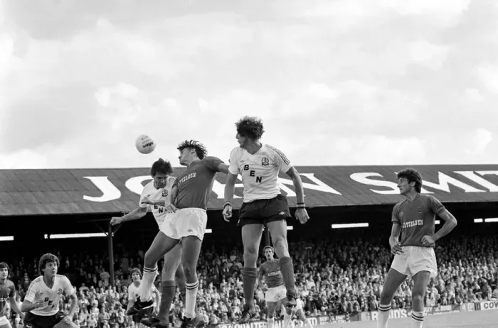 Framed Print : Barnsley 3 v. Bolton 0. September 1981 MF03-08-064 Framed Print : Barnsley 3 v. Bolton 0. September 1981 MF03-08-064