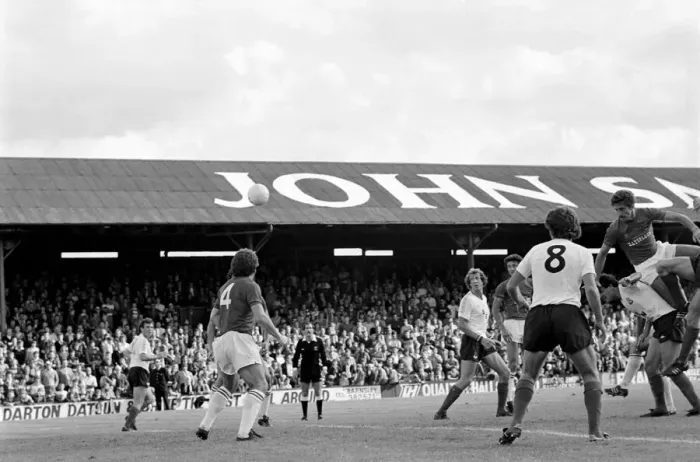 Framed Print : Barnsley 3 v. Bolton 0. September 1981 MF03-08-065 Framed Print : Barnsley 3 v. Bolton 0. September 1981 MF03-08-065