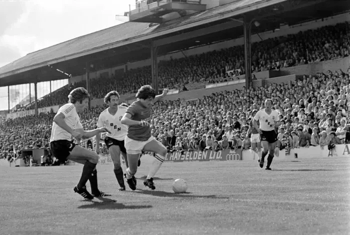 Framed Print : Barnsley 3 v. Bolton 0. September 1981 MF03-08-070 Framed Print : Barnsley 3 v. Bolton 0. September 1981 MF03-08-070