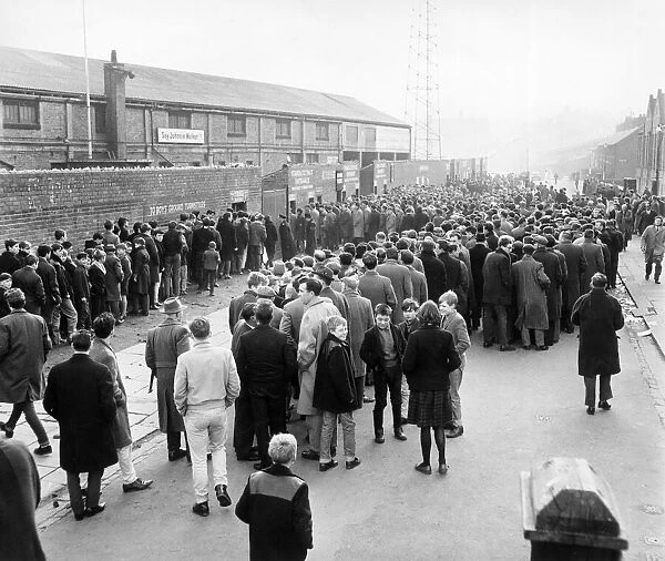 Barnsley FC. Crowds queue up for tickets for cup tie against Manchester United