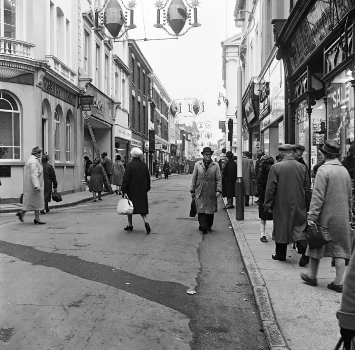 Framed Print : Barnstaple High Street, Barnstaple, North Devon. 9th January 1966 Framed Print : Barnstaple High Street, Barnstaple, North Devon. 9th January 1966