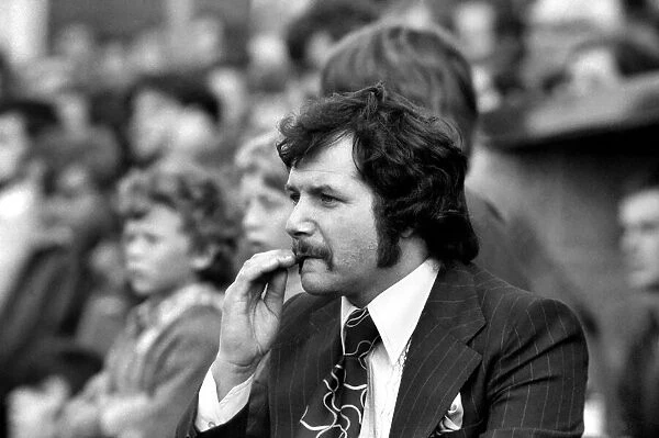 Barry Fry Manager of Dunstable F. C. August 1974 S74-4813-003