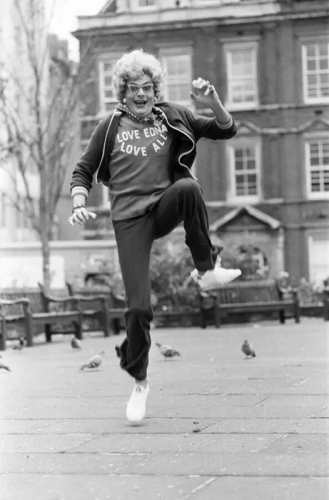 Framed Print : Barry Humphries in character as Dame Edna Everage in London. 15th November 1978