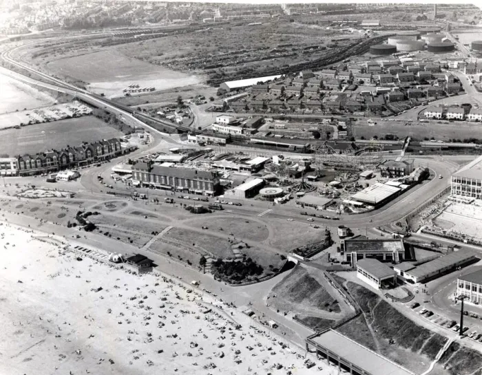 Framed Print : Barry - Island - Aerial shot of Barry Island with the pleasure park and Butlin Framed Print : Barry - Island - Aerial shot of Barry Island with the pleasure park and Butlin