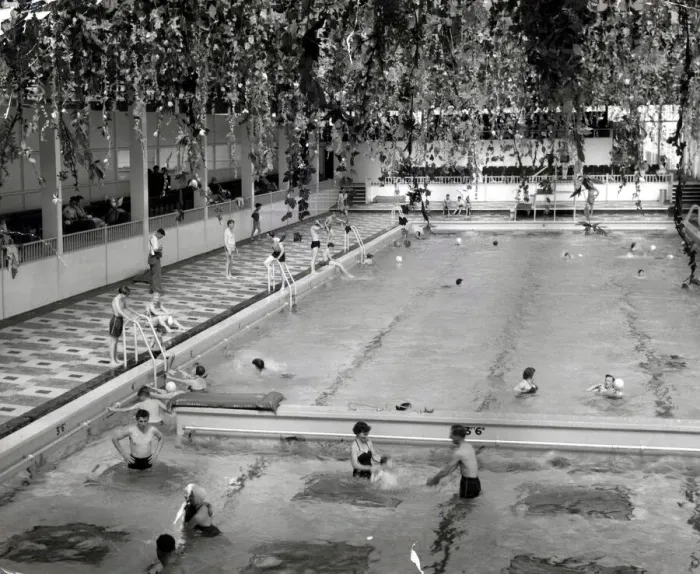 Framed Print : Barry Island Butlins Holiday Camp -Holidaymakers enjoying the indoor swimming pool