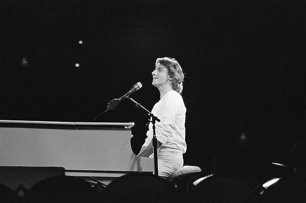 Barry Manilow in concert at Hartford Civic Center, Hartford, Connecticut, America